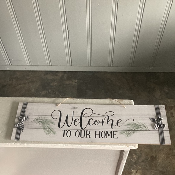 NWT Slatted Wood Horizontal Welcome To Our Home Decor Sign w/ Bows - Picture 14 of 14